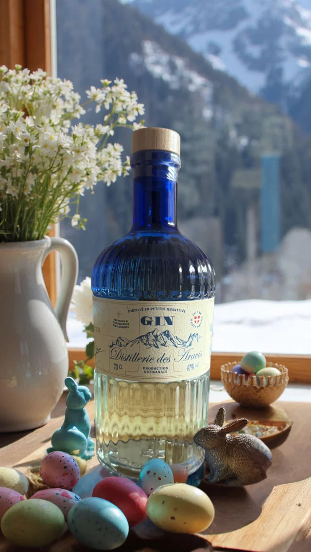 🌼✨ Joyeux week-end de Pâques à tous ! 🐣🍫🍸 Rien de tel que de bien manger et de bien boire pour un week-end en famille réussi ! 😋❤️ MAIS… n’oubliez pas : l’abus d’alcool est dangereux pour la santé, comme la télé-réalité, manger du fromage allégé ou aller à La Clusaz sans faire un tour à la distillerie... ! 😉🎿🍷 #Pâques #BonWeekend #Famille #Distillerie #laclusaz #laclusaztourisme #vacancesenfrance