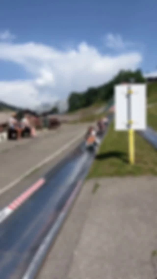 La montagne ça ne vit pas que l’hiver ! L’été on adore le passer à La Clusaz et faire pleins d’activités ! ⛰️

On a décidé de vous emmener avec nous dans nos favorites et aujourd’hui c’est la luge d’été ! 🤩 

#distillerie #laclusaz #hautesavoie #aravis